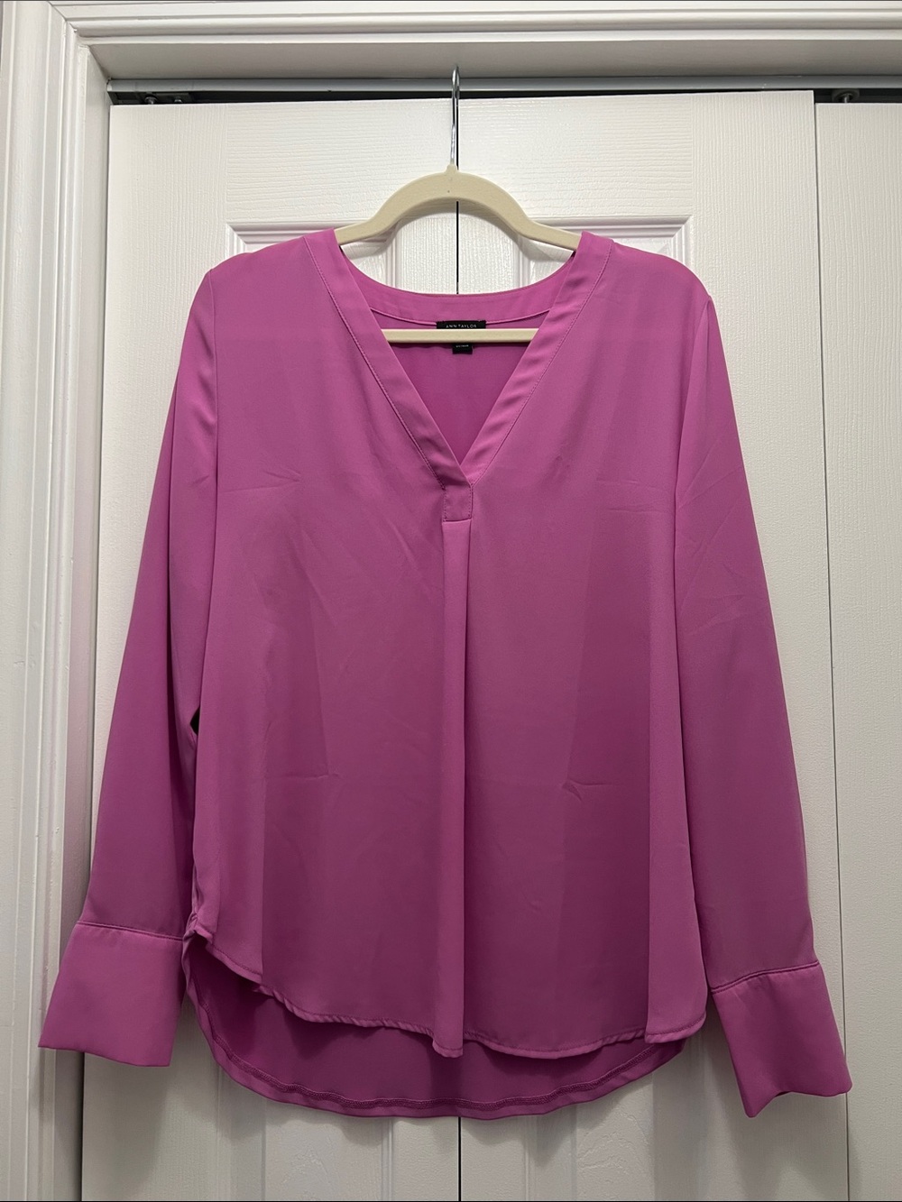 Ann Taylor Mixed-Media Medium Top